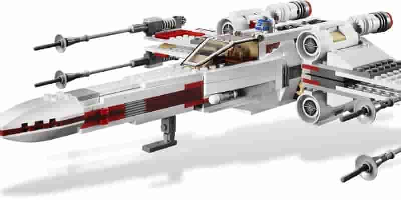 Какой набор LEGO Star Wars X-Wing лучше?