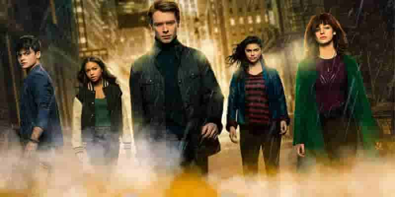 Gotham Knights делает историю происхождения Бэтмена еще более трагичной