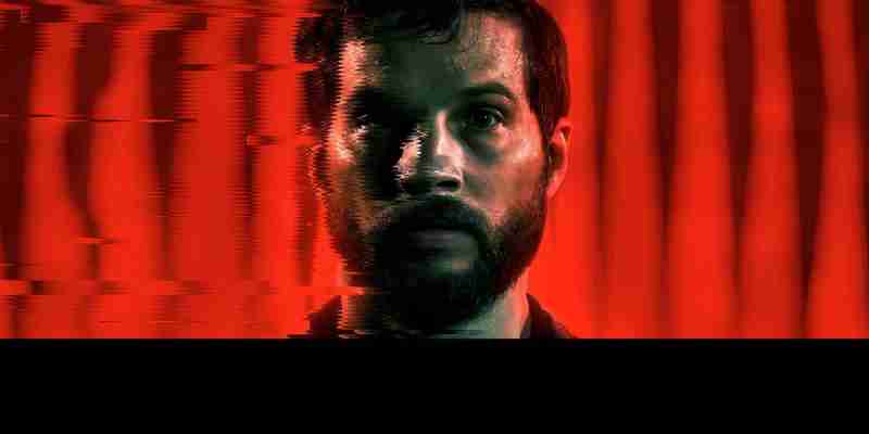 Один из лучших режиссеров фильмов ужасов Blumhouse снял этот 6-летний шедевр киберпанка с бюджетом в 3 миллиона долларов