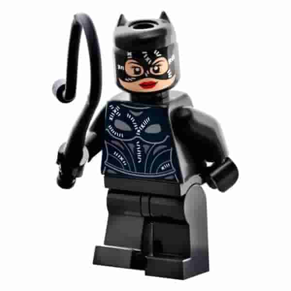 Бэтмен Тима Бертона получает 4000 деталей LEGO Набор с минифигурками Майкла Китона и Мишель Пфайффер