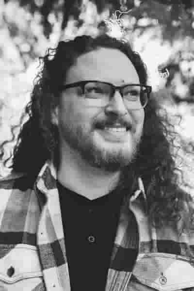 Сценарист комиксов Джеймс Тайнион IV запускает компанию по производству мультимедиа Tiny Onion