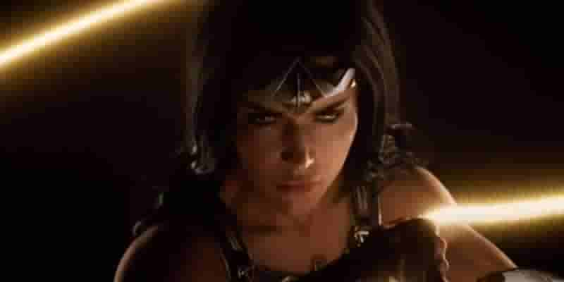 Сценарист округа Колумбия Грант Моррисон однажды предложил Warner Bros. фильм о Чудо-женщине.
