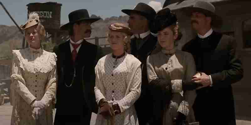 Открывающая строка Doc Holliday в Tombstone тайно рассказывает о том, что им нужно знать о характере