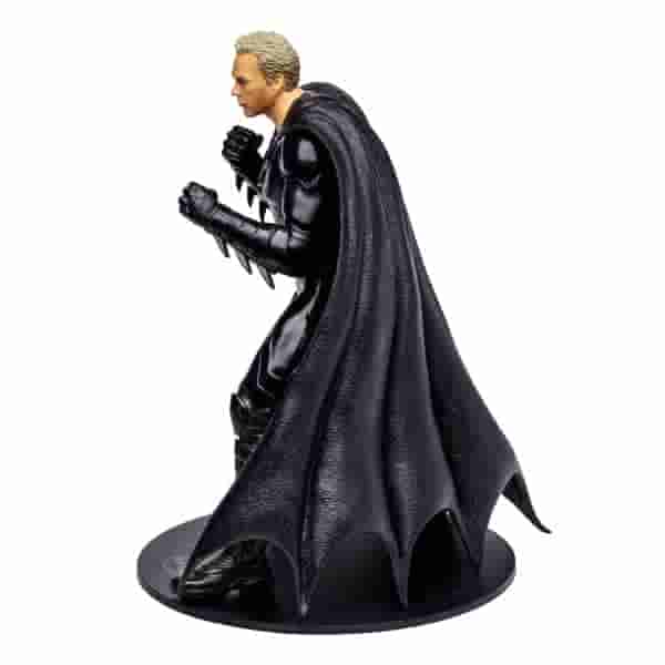Флэш: постаревший Бэтмен Майкла Китона разоблачен фигуркой McFarlane Toys