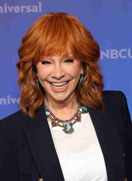 reba mcentire's new sitcom получает обновление судьбы впереди финала