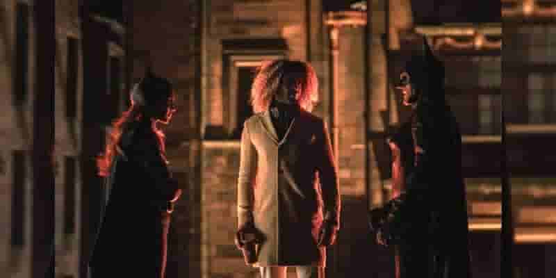Новые изображения Batgirl подтверждают, что легендарный Бэтмобиль вернулся бы в DCU